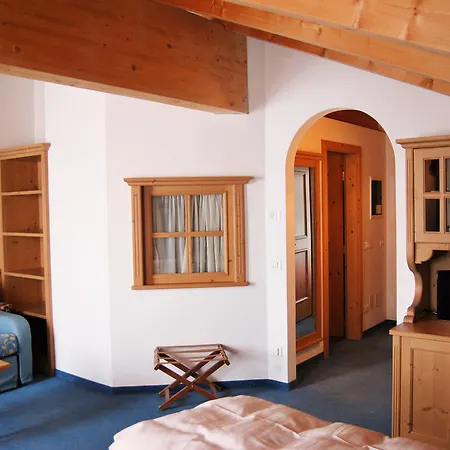 Отель Casa Del Campo Мадонна-ди-Кампильо