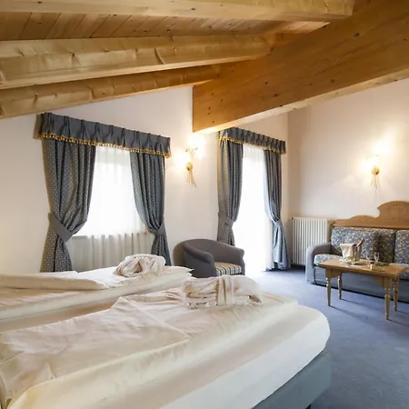 Casa Del Campo Отель Мадонна-ди-Кампильо